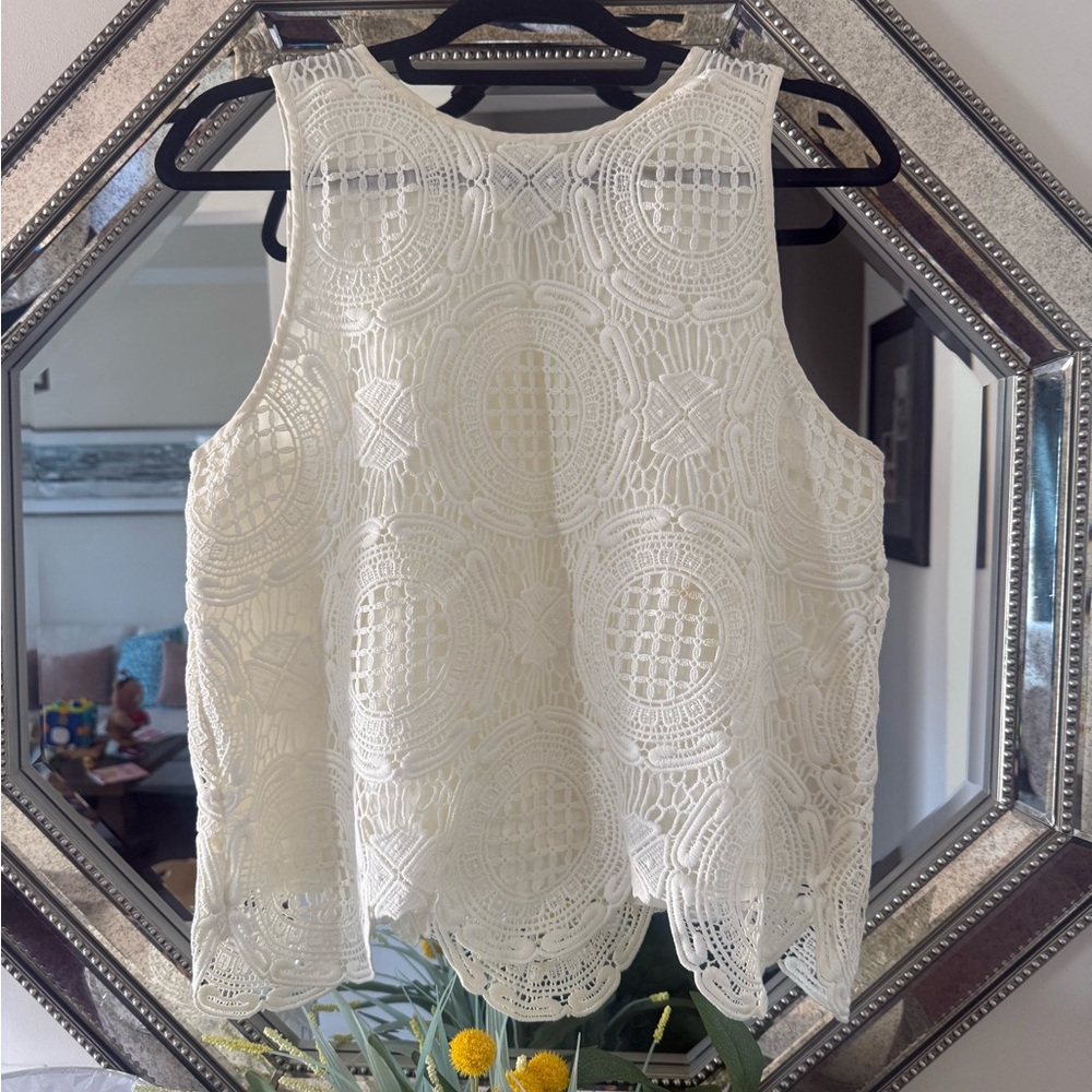 Elegant White Lace Sleeveless Top